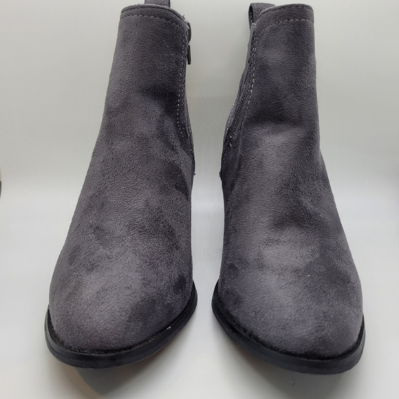 Sociology Women's Gray Suede Ankle Bootie High Heel‎ Size 7.5 - Picture 2 of 16
